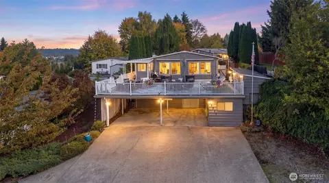 17312 Woodcrest Dr NE #113, Bothell, WA 98011