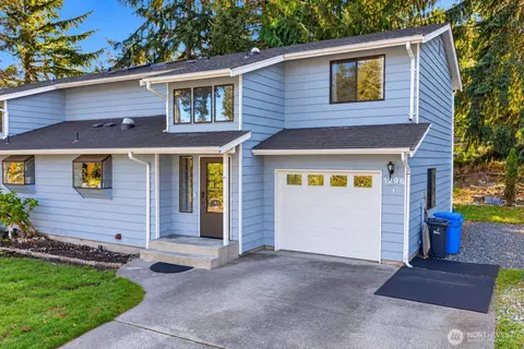 1298 NW Lanyard Loop #1, Oak Harbor, WA 98277