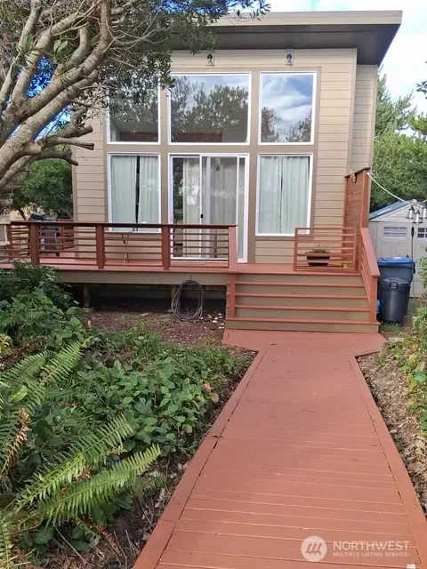 472 Moose Ct Sw St #C, Ocean Shores, WA 98569