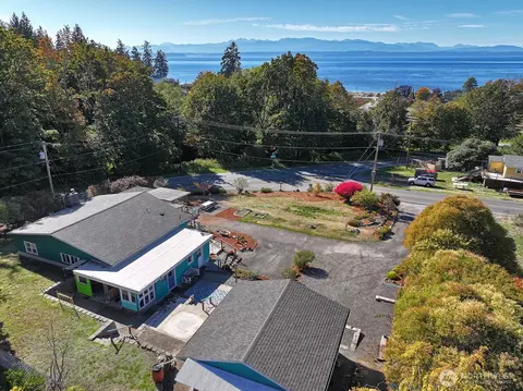 5995 Woodard Ave, Freeland, WA 98249