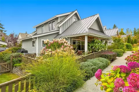 22743 SE 14th Ct #14, Sammamish, WA 98075