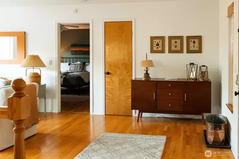 Entry Way - 71 E Cormorant Pl, Grapeview, WA 98546 photo 1 of 2