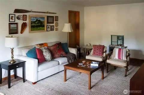Living - 71 E Cormorant Pl, Grapeview, WA 98546 photo 2 of 2