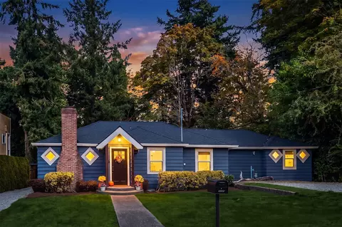 11020 SE 64th St, Bellevue, WA 98006