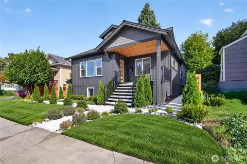 5520 Brooklyn Ave NE, Seattle, WA 98105