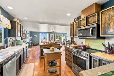Kitchen - 342 Discovery View Dr, Sequim, WA 98382 photo 1 of 3