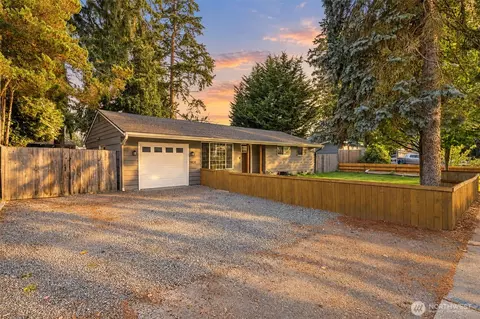 5830 176th St SW, Lynnwood, WA 98037