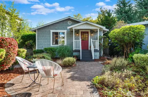 4107 SW Southern St, Seattle, WA 98136