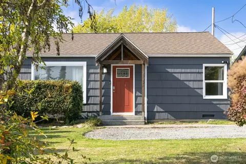 3229 Bennett Dr, Bellingham, WA 98225