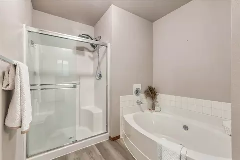 Bath - 242 Riggs Dr E, Enumclaw, WA 98022 photo 2 of 3