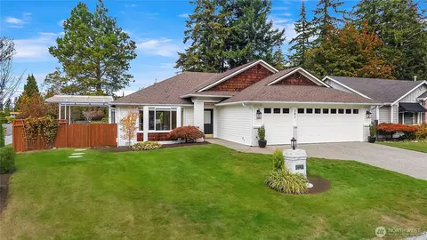 381 Macbrae Dr, Camano Island, WA 98282