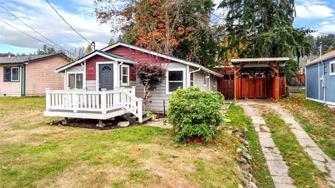 1318 West St, Port Orchard, WA 98366