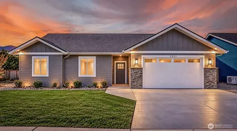 2503 Plateau Dr, East Wenatchee, WA 98802