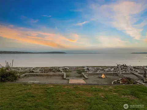 1878 Shore Ave, Freeland, WA 98249