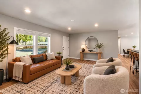 Living - 35 Packard Ln, Elma, WA 98541 photo 2 of 2