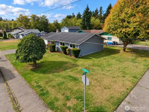 306 J St, Cosmopolis, WA 98537
