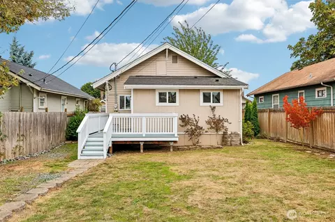 Exterior - 3005 Victor Pl, Everett, WA 98201 photo 9 of 11