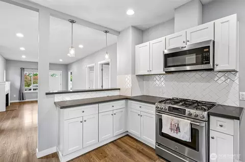 Kitchen - 3005 Victor Pl, Everett, WA 98201 photo 4 of 5
