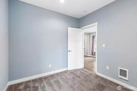 Bedroom - 3005 Victor Pl, Everett, WA 98201 photo 2 of 3