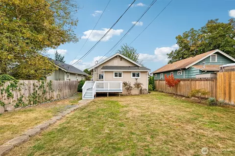 Exterior - 3005 Victor Pl, Everett, WA 98201 photo 8 of 11