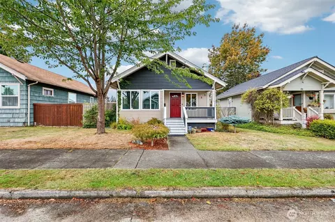 Exterior - 3005 Victor Pl, Everett, WA 98201 photo 4 of 11