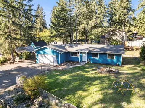31 NE Rainbow Pl S, Belfair, WA 98528