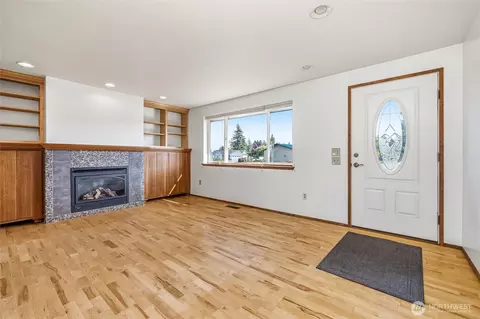 Living - 105 Sable Dr, Everson, WA 98247 photo 1 of 6