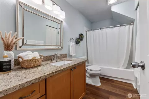 Bath - 10842 NE 148th Ln #A4, Bothell, WA 98011 photo 1 of 1