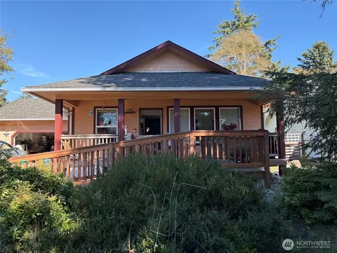 974 Mount Olympus Ave SE, Ocean Shores, WA 98569