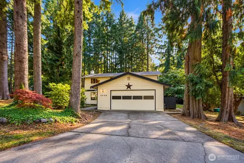 2248 Lakemoor Dr SW, Olympia, WA 98512