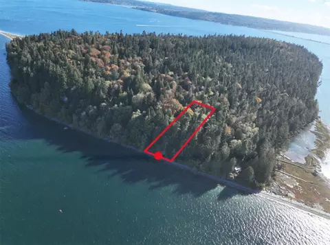9999 Seven Sisters Rd, Port Ludlow, WA 98365