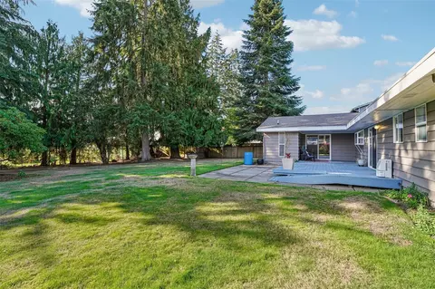 Exterior - 208 116th Pl SE, Everett, WA 98208 photo 6 of 8