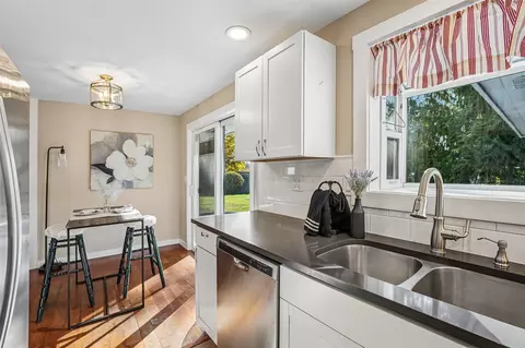 Kitchen - 208 116th Pl SE, Everett, WA 98208 photo 5 of 7