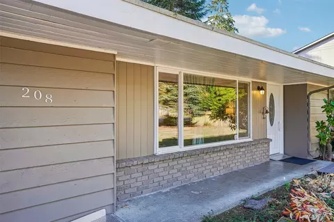 Exterior - 208 116th Pl SE, Everett, WA 98208 photo 3 of 8