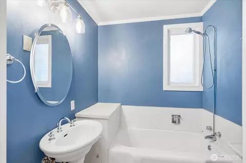 Bath - 620 E Sumach St, Walla Walla, WA 99362 photo 1 of 3