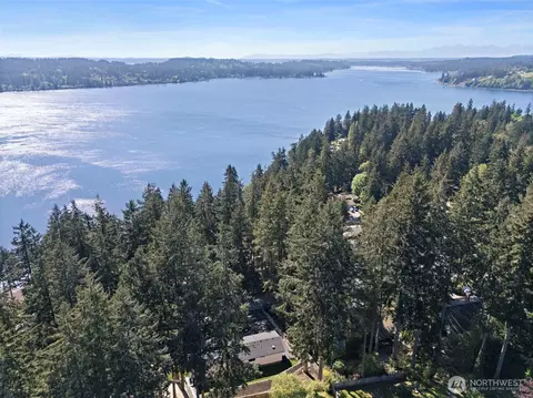 111 Point Fosdick Cir NW, Gig Harbor, WA 98335
