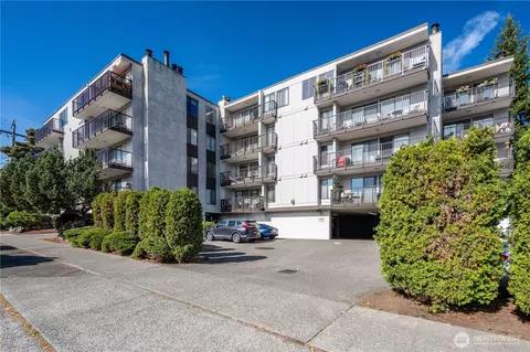 550 Aloha St #201, Seattle, WA 98109