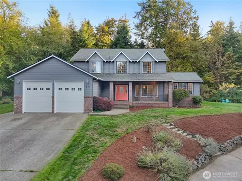 721 N West Camano Dr, Camano Island, WA 98282
