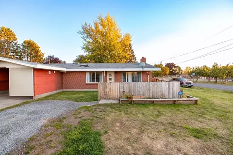 723 SE 6th Ave, Oak Harbor, WA 98277