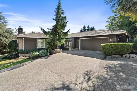 9095 SE 79th St, Mercer Island, WA 98040