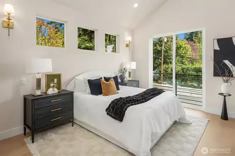 Bedroom - 18607 A 104th Ave NE, Bothell, WA 98011 photo 2 of 6