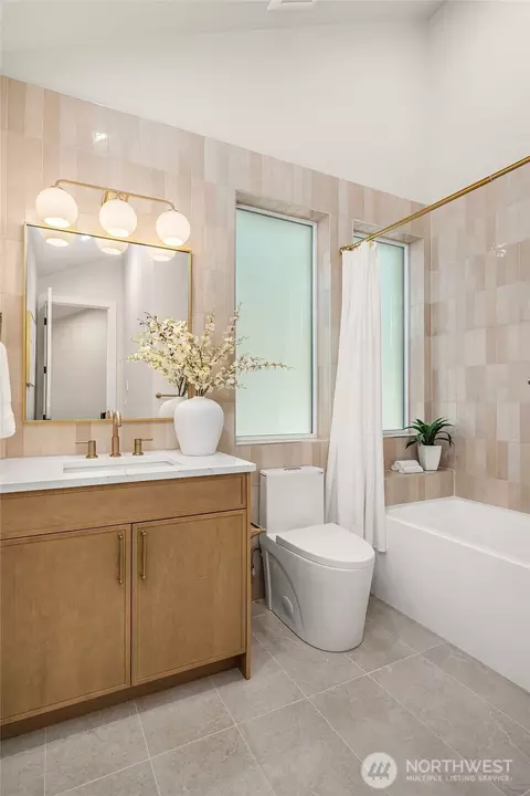 Bath - 18607 A 104th Ave NE, Bothell, WA 98011 photo 5 of 5