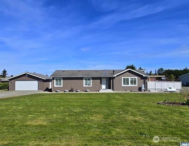 122 Lois Ln, Sequim, WA 98382