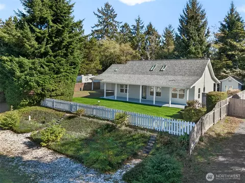 27852 Y Ln, Ocean Park, WA 98640