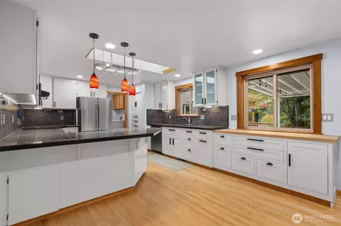 Kitchen - 24404 SE 376th St, Enumclaw, WA 98022 photo 1 of 3