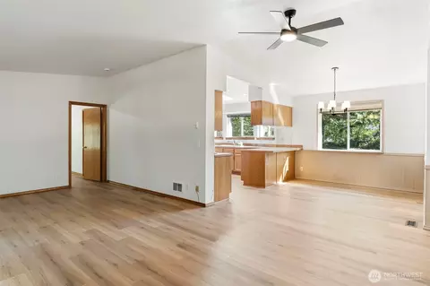 Living - 117 Stan View Dr, Chehalis, WA 98532 photo 1 of 5