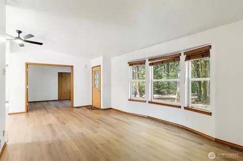 Living - 117 Stan View Dr, Chehalis, WA 98532 photo 2 of 5