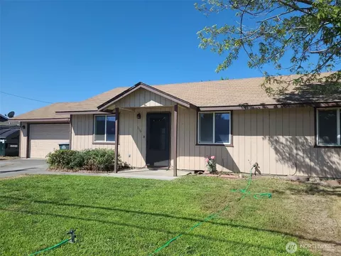 1116 Clover Dr, Moses Lake, WA 98837
