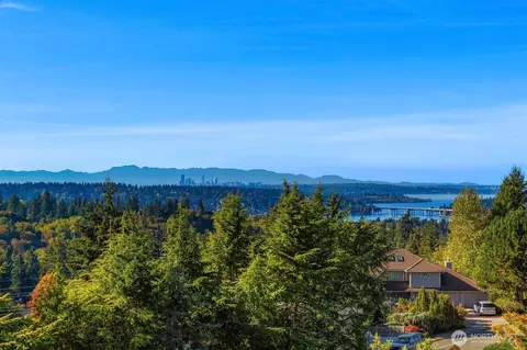 4825 134th Pl SE, Bellevue, WA 98006