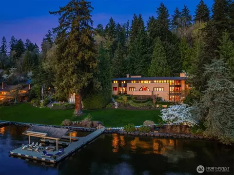 415 Shoreland Dr SE, Bellevue, WA 98004